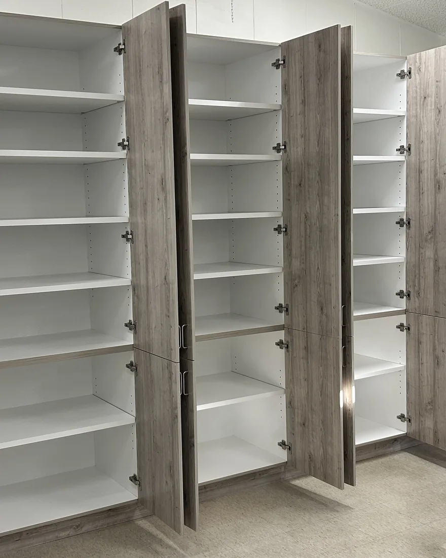 Institutional storage with adjustable shelving