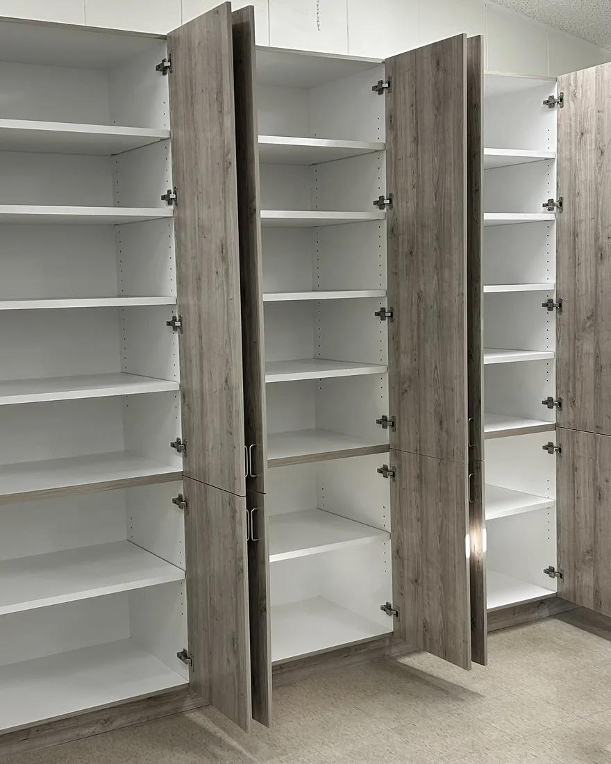 Institutional storage with adjustable shelving